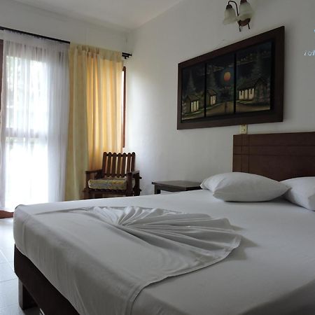 Hotel Y Restaurante Meson Del Gitano Caucasia 객실 사진