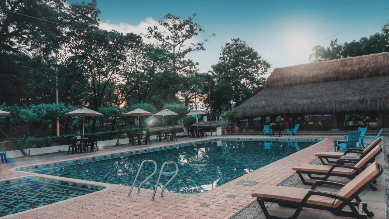 Hotel Y Restaurante Meson Del Gitano Caucasia 외부 사진