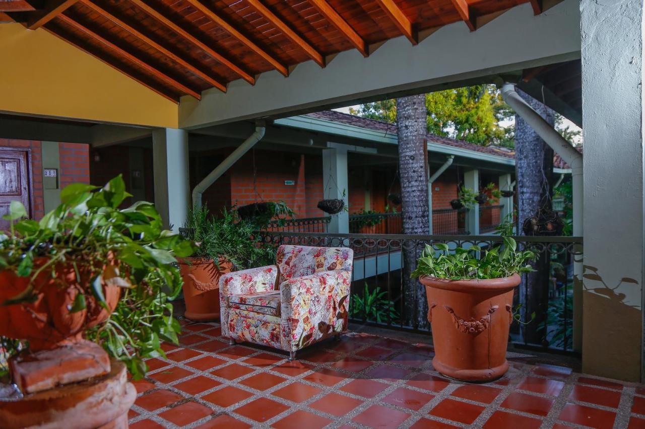 Hotel Y Restaurante Meson Del Gitano Caucasia 외부 사진