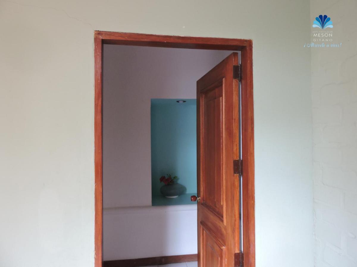 Hotel Y Restaurante Meson Del Gitano Caucasia 객실 사진